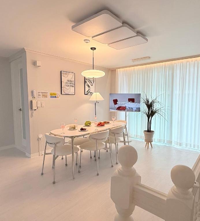 Sindaebang Station Guro Digital Complex Station 8 minutes on foot Hongdae Gangnam 20 minutes Seongsu 35 minutes Family Friendship Trip Queen 4, Seoul