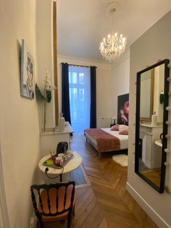 La chambre d Olympe Chambre d hôtes au cœur de la cité historique - 4