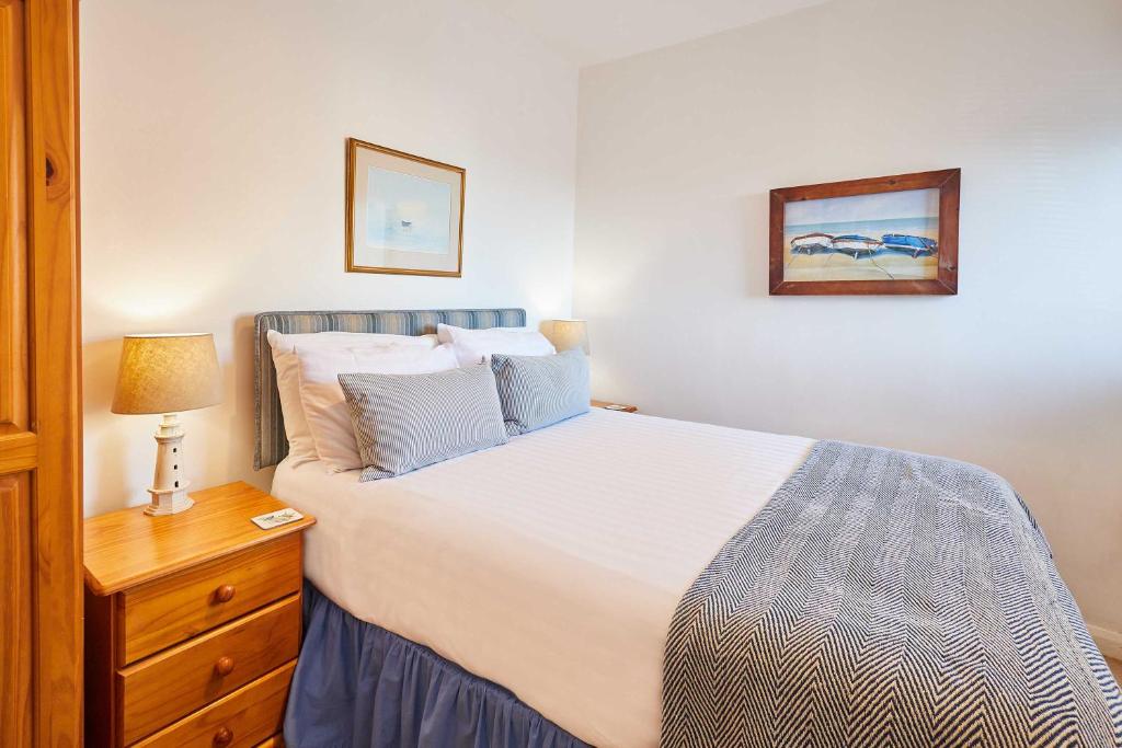 Host & Stay - Spinnaker, Newton by the Sea