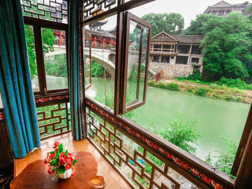 Huaqianshu Theme Inn 테라스 뷰