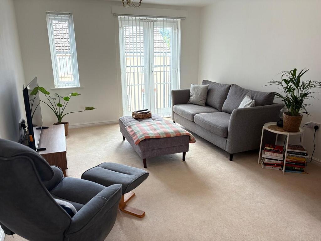 Modern, Spotless Flat Near M4,Free Parking & Wi-Fi, Pontardulais