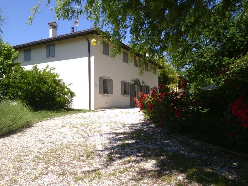 Locanda del Toro, hotel v destinaci Calderara di Reno