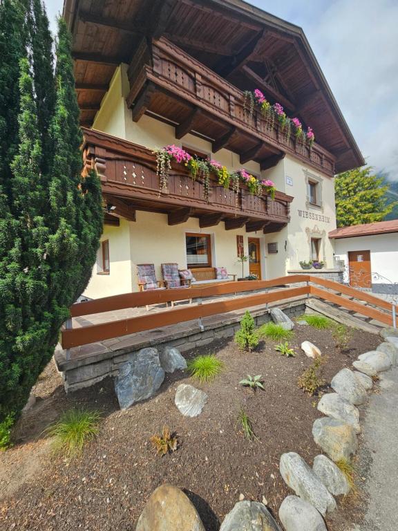 Haus Wiesenheim FW Ötztal - 3