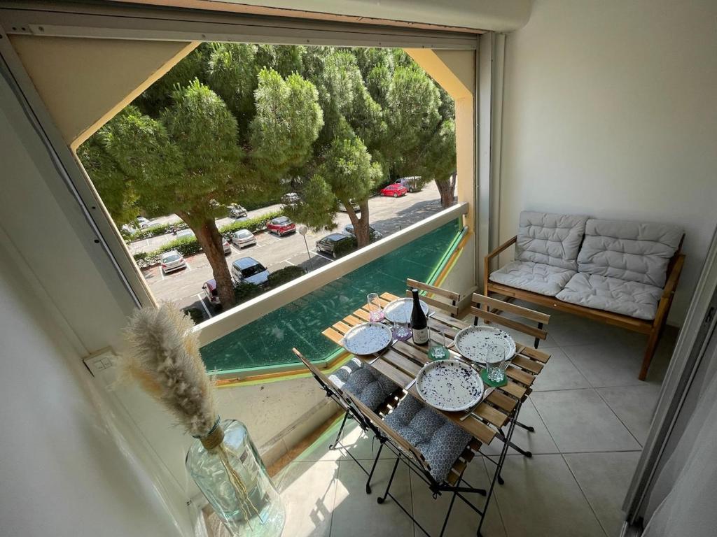 2 bedroom apartment near the sea with parking - 4