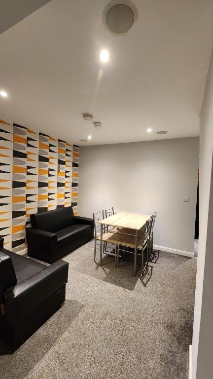 3 Bed home - Central Location - Ideal long stay, Middlesbrough