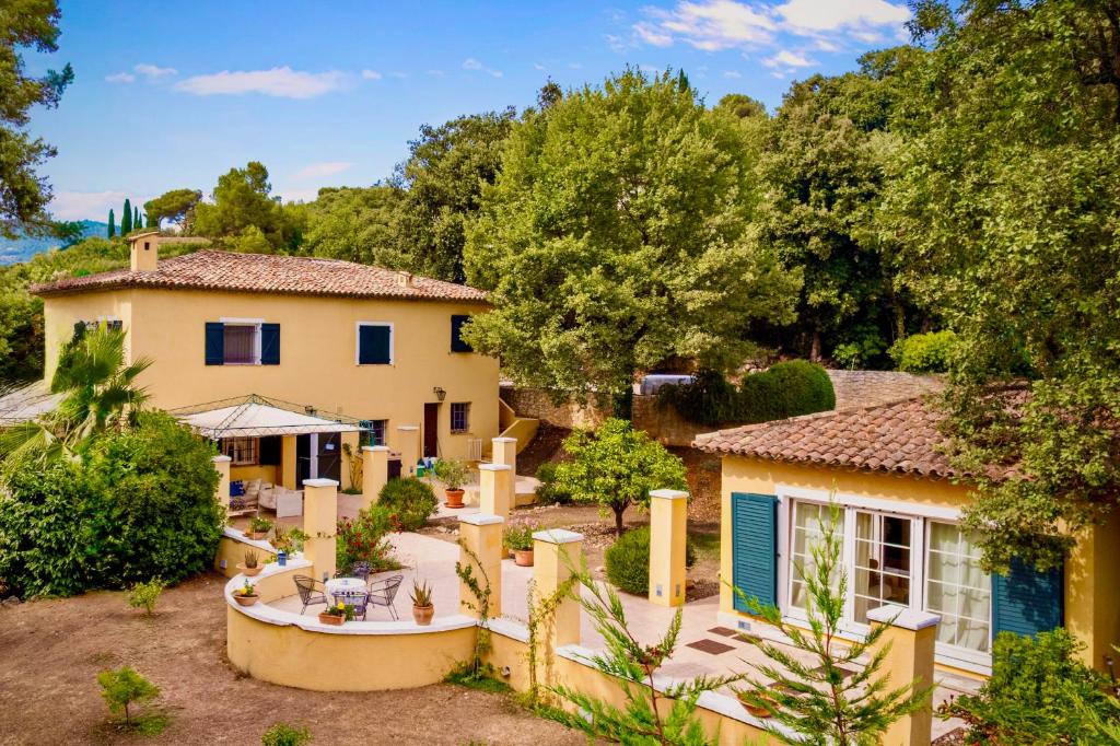 Cote d'Azur Villa mit Haupt und Nebenhaus, Pool und Poolküche - 3