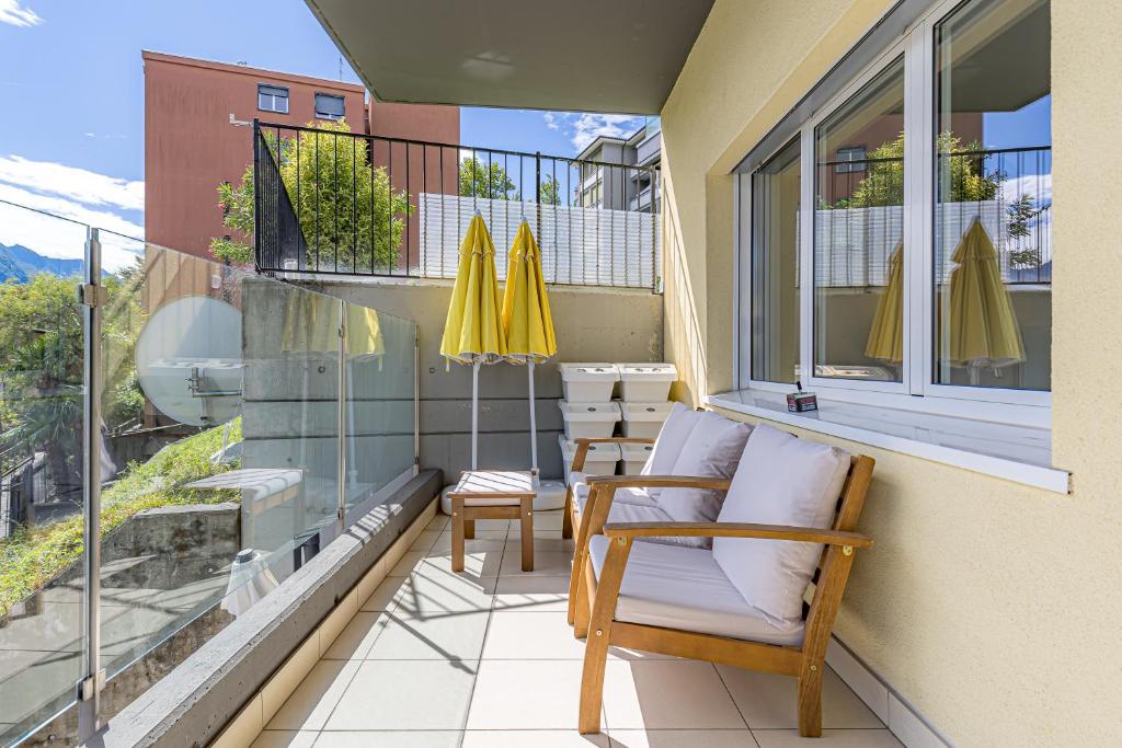 Imperial of Lugano 2 with a lake view and garden behind the station and 10 min from the lake of Lugano - 3