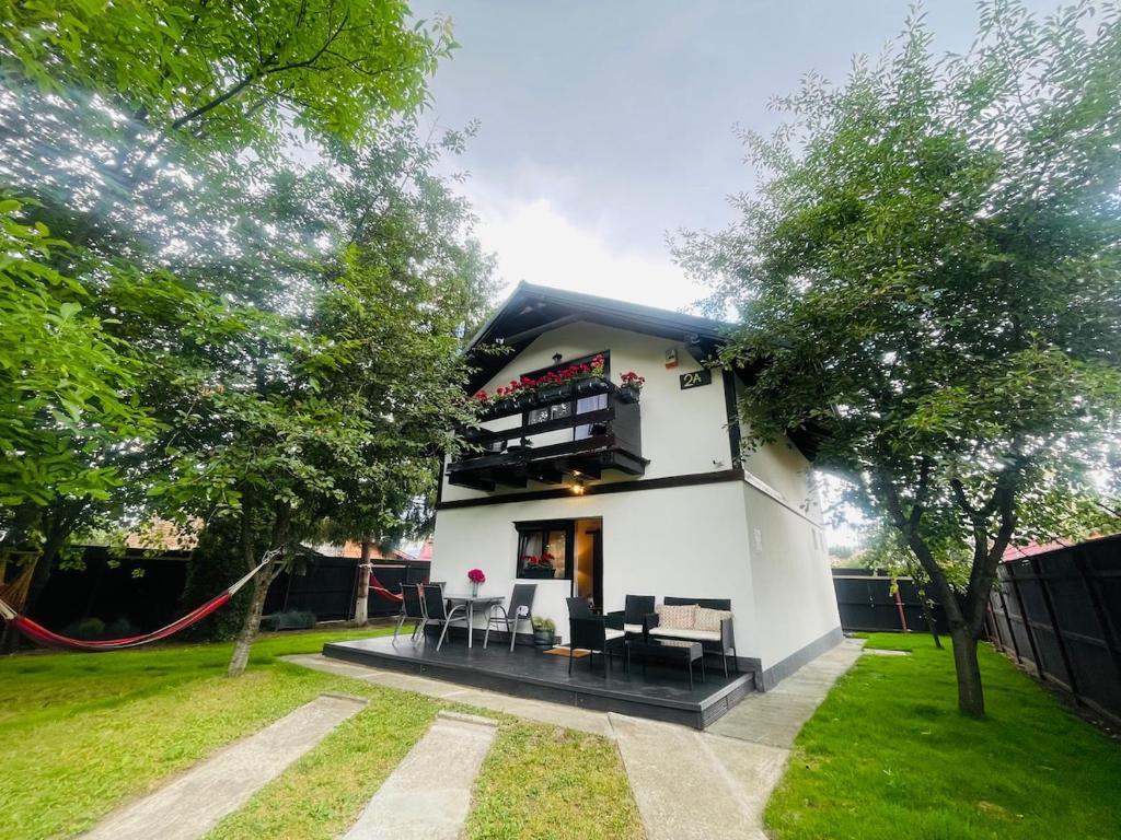 Whispering Pines, Brašov