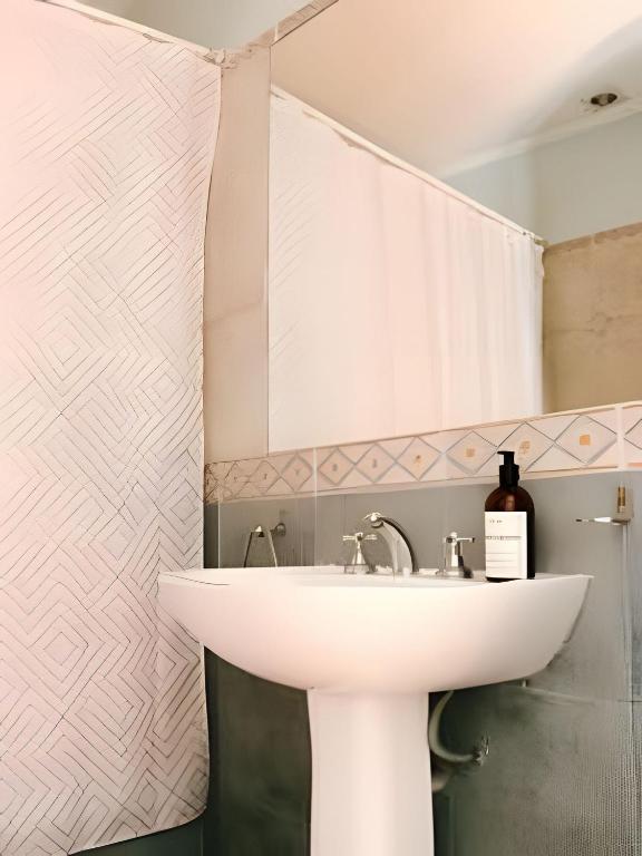 Edificio Jujuy 84 - 12 Deptos - 4