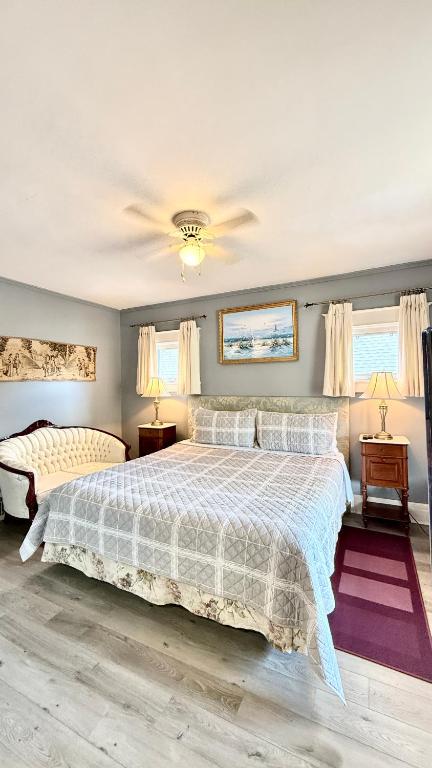 Two bedrooms unit with jacuzzi and great view, Niagara Falls