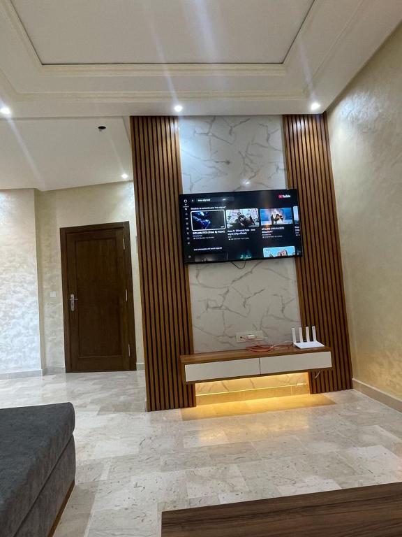 2CH et 2 SDB à 1min de la gare TGV et corniche malabata-climatiseur, Tanger