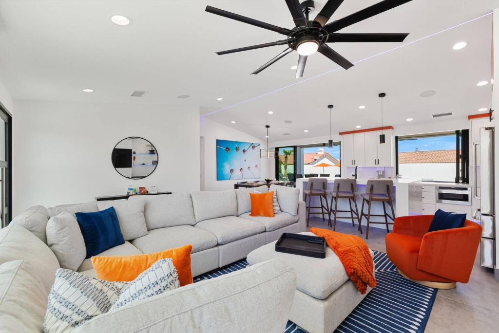 The LUX at Bermuda, Myoma