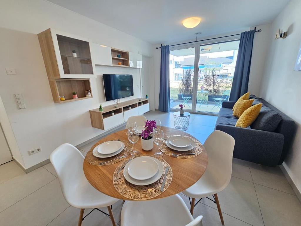 Relaxing 1 BR Flat with terrace and parking, Luxemburgo