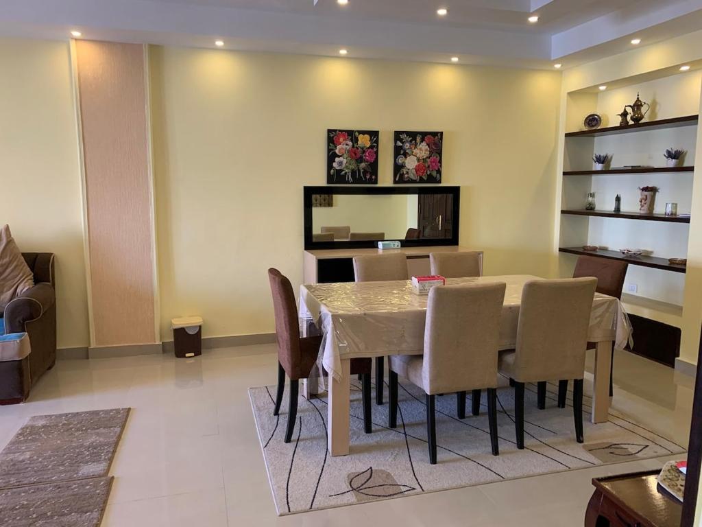 Cozy apartment Sheikh Zayed - Prime location, Sheikh Zayed