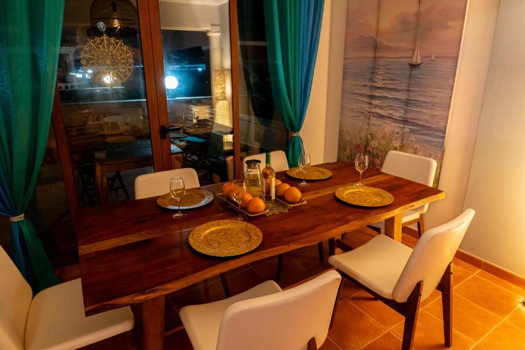 Villa Oceana - Cliffside Retreat - 4
