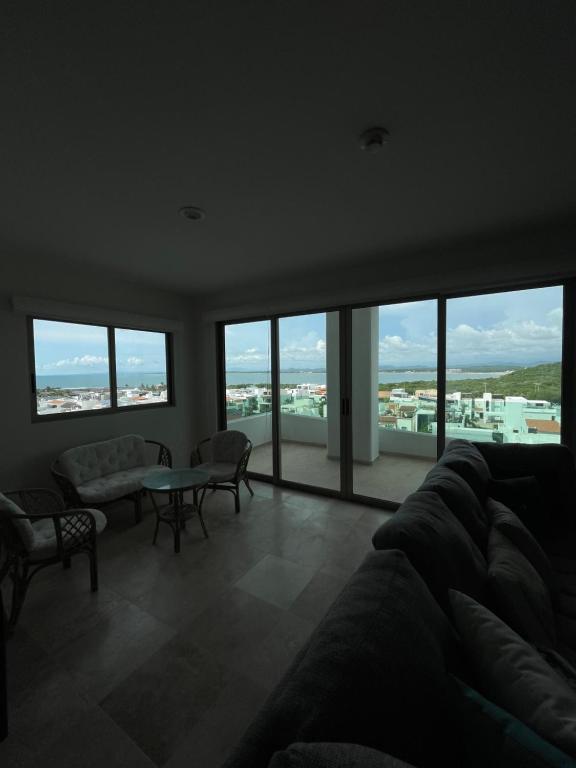 La View 502 - 3