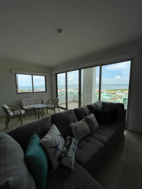 La View 502 - 4