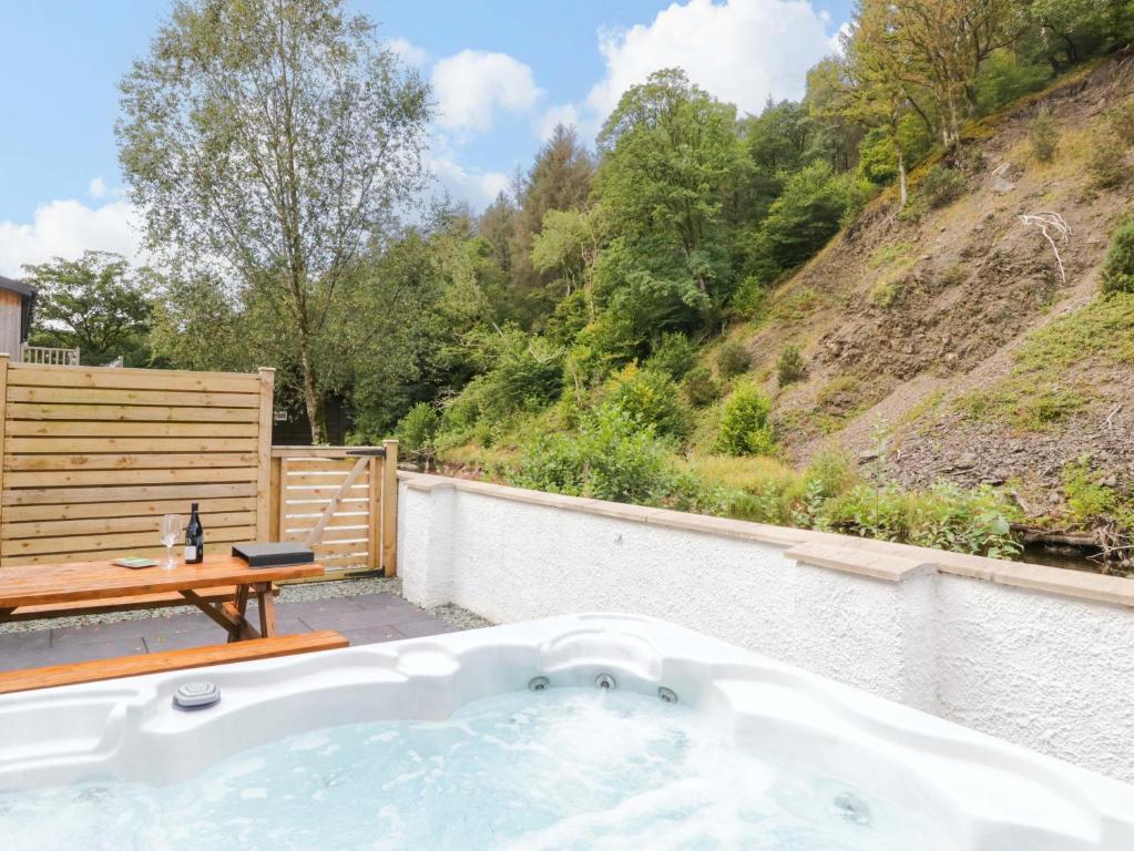 Riverside Cottage No 4 photo 6