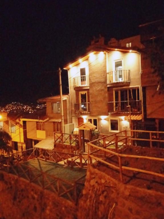 Modern Studio with Panoramic City View - SW4 - 4