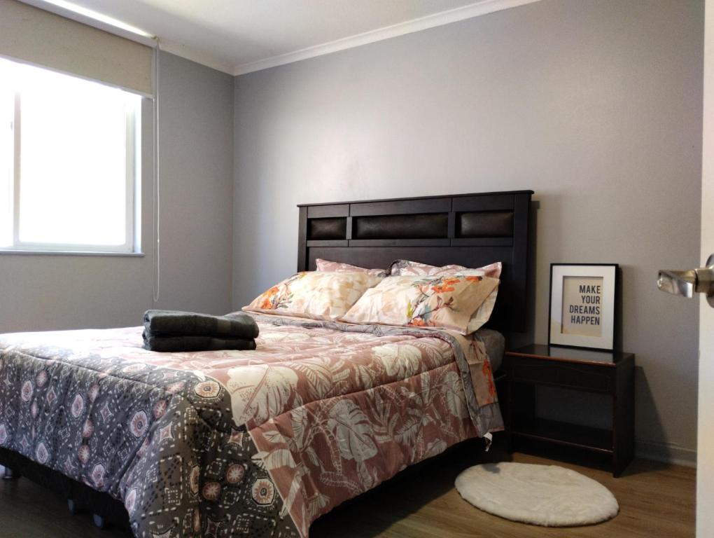 Dpto 103 con estacionamiento para 3 personas - 1