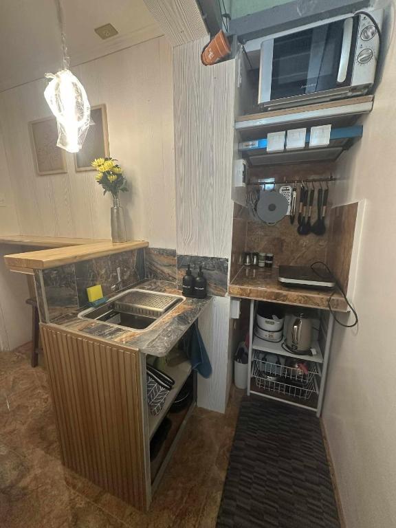 MisyEdz  Loft Good For2, Near Clark, Malls and SnR