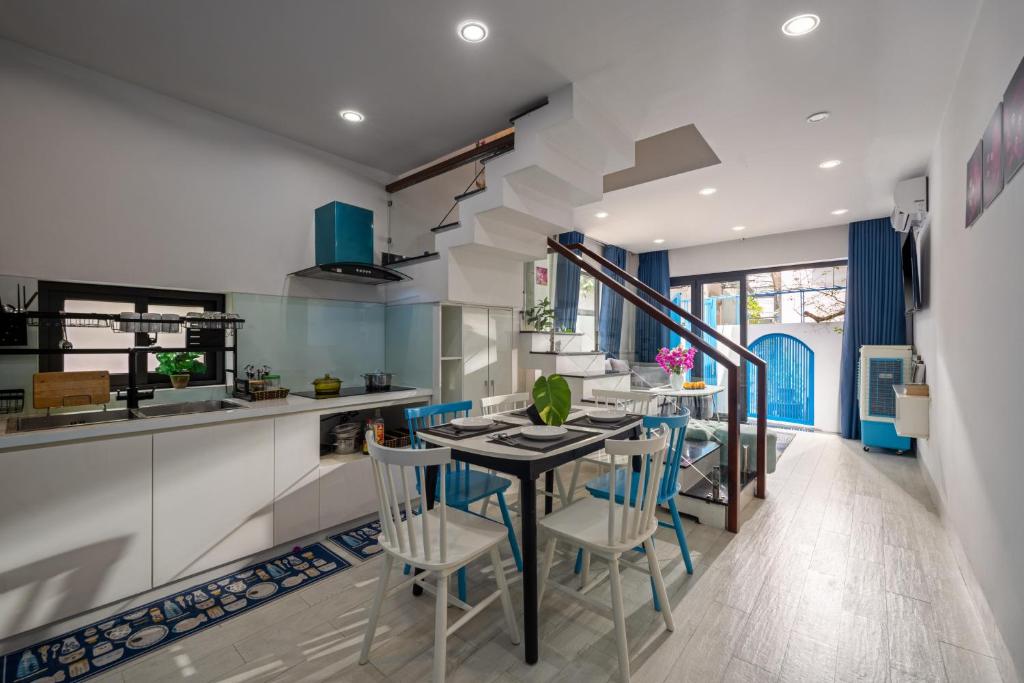 La Holly Home