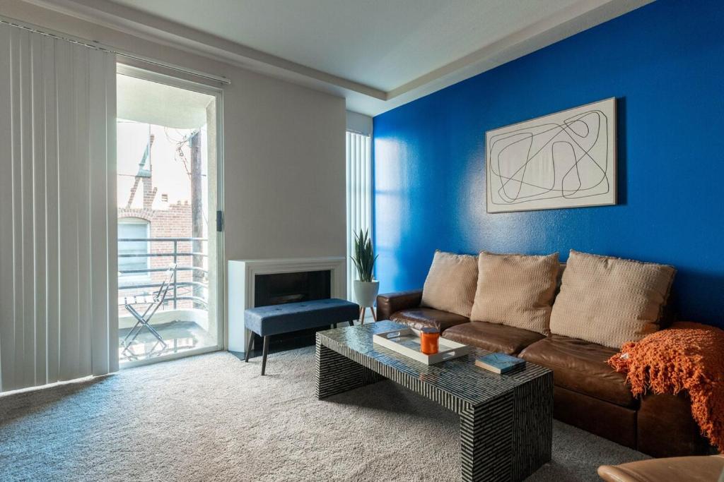 Marvelous 2BR 2BA Apartment, Los Angeles