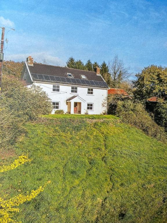 Beautiful farmhouse on a hill, Sandford