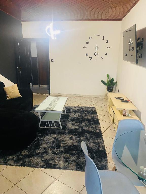 Studio Bruxelles 2 avec canal, Douala