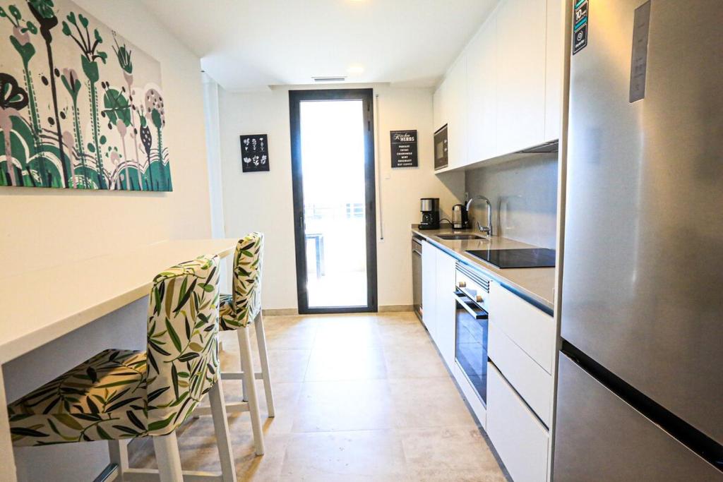 Penthouse apartment with pool next to beach & port - 2