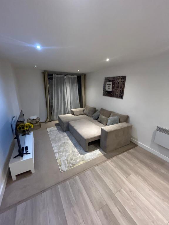 1 Bedroom Apartment Birmingham City Centre, Birmingham
