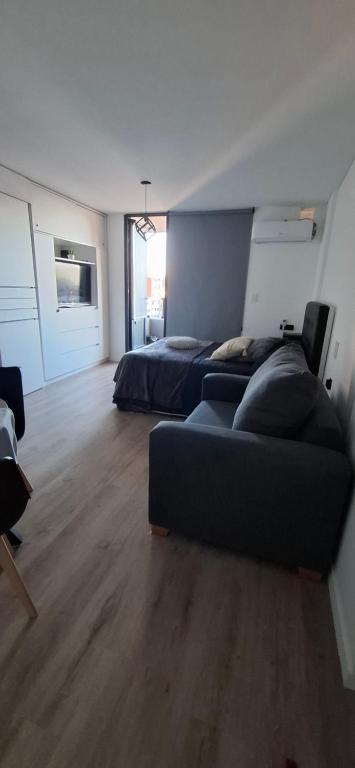 3 personas practico y bien ubicado - 3