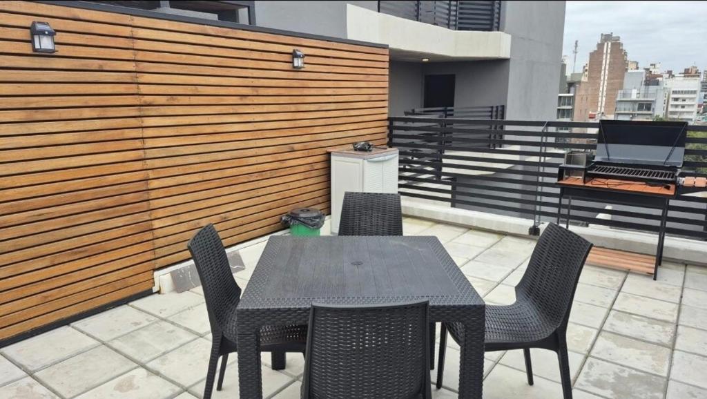 3 personas practico y bien ubicado - 5