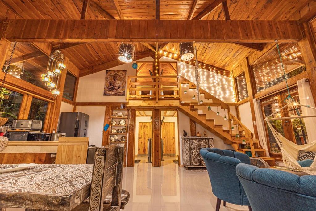 2 Magical Villas with Yoga Shala up to 23 guests, Patos