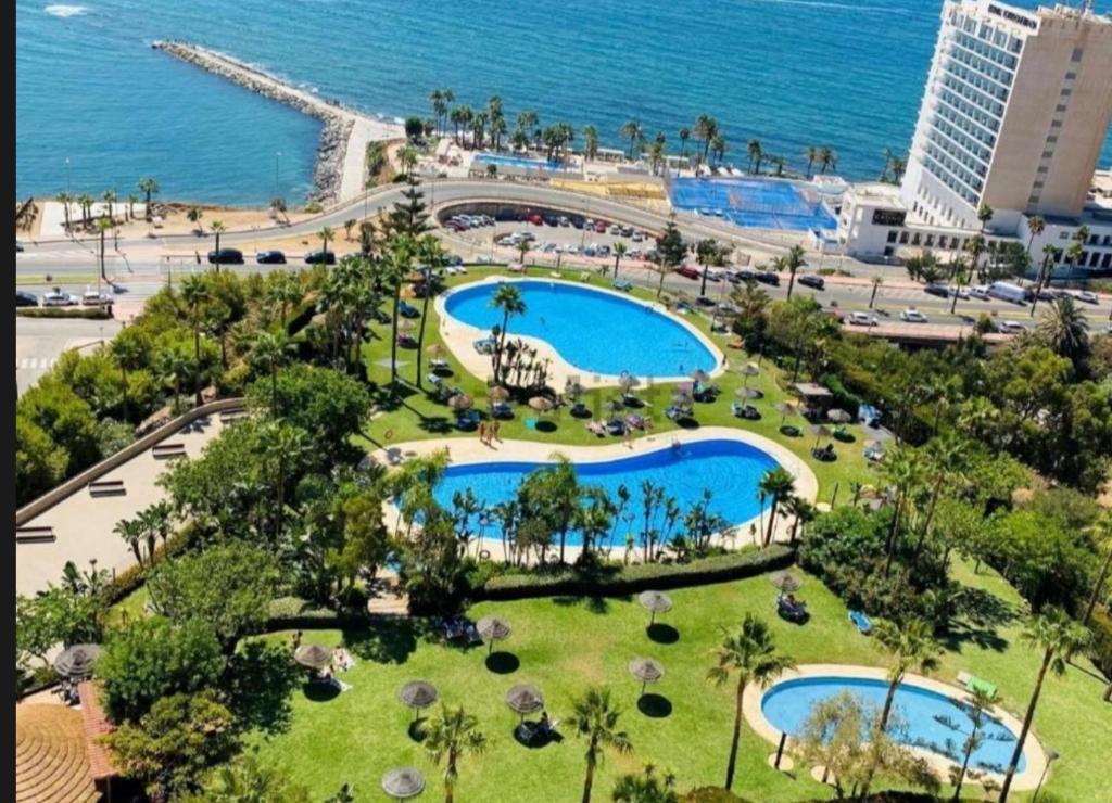 Apartamento para 6 con Wifi, AC, Piscina y Parking gratis, Benalmádena