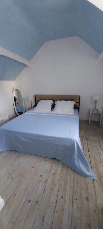 Chambre bleue avec accès plage - 5