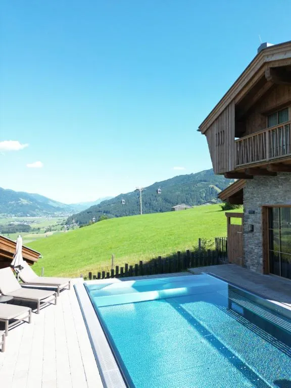 ZAGLGUT HOTEL-CHALETS Wellness & Views with Summer Card Included, hotel in Kaprun