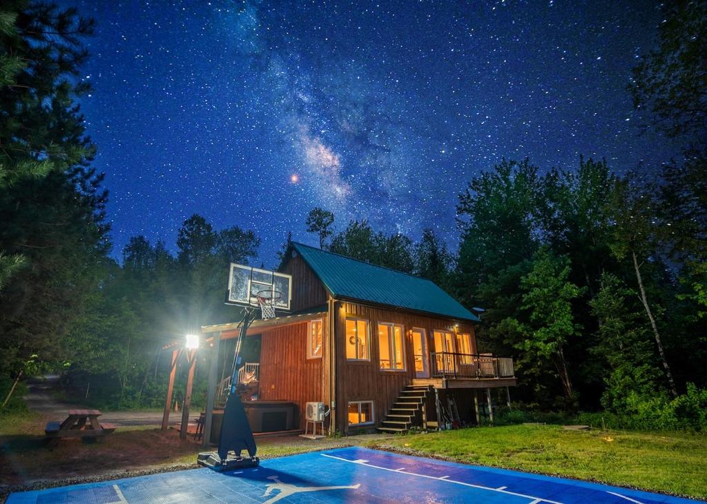 Chalet Playground Spa, nature en Mauricie, Rivière-à-Pierre