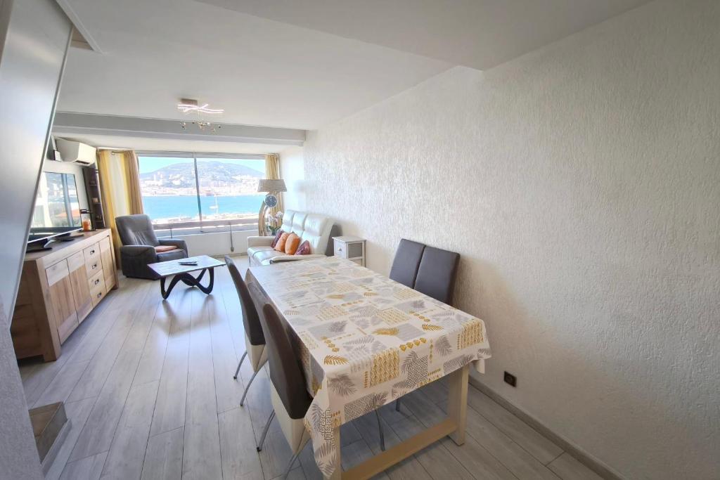 Bright apartment 3 minutes from the beach - 3