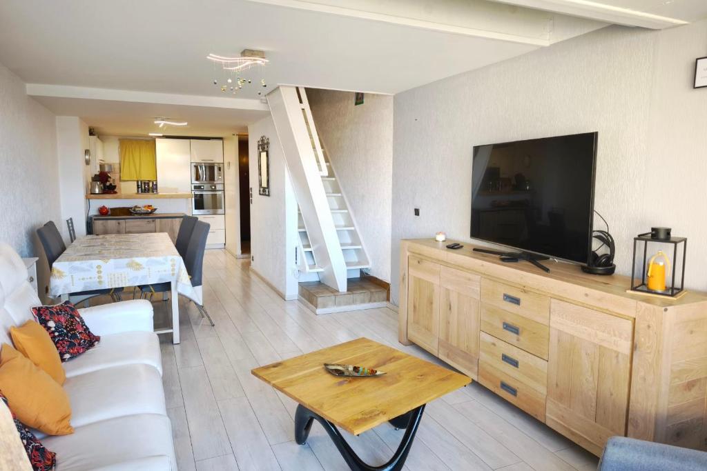 Bright apartment 3 minutes from the beach - 2