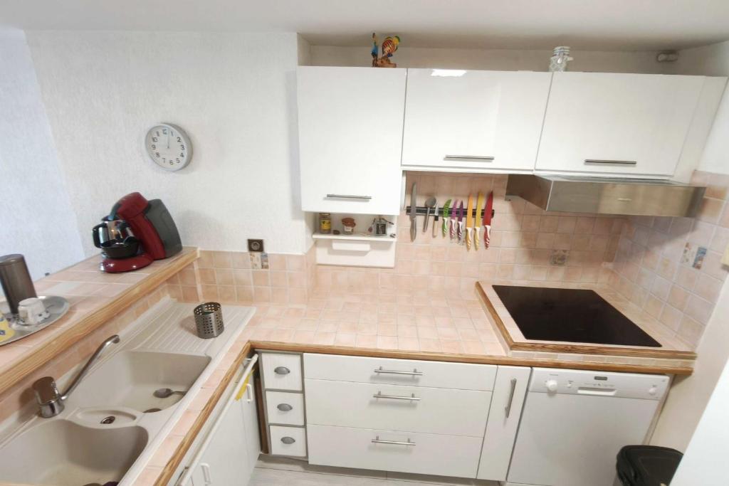 Bright apartment 3 minutes from the beach - 5