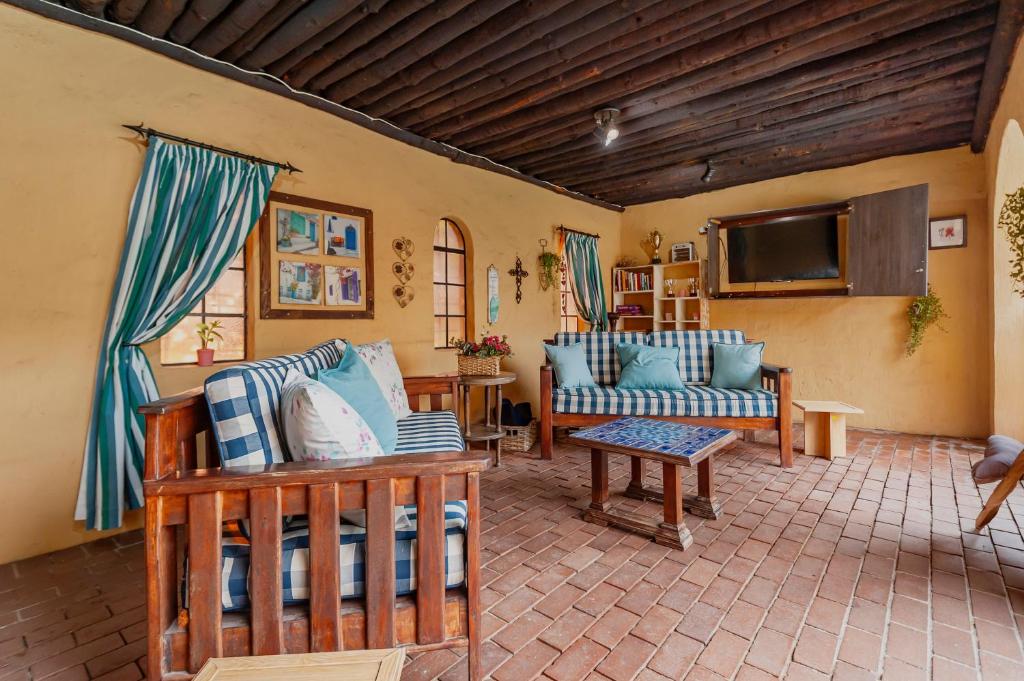 Airport Tower Lodge フロント・ロビー