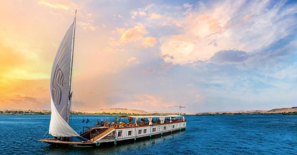 Sonesta Dahabeya Amirat I - Nile Cruise Ship From Luxor to Aswan 7 nights, Luxor