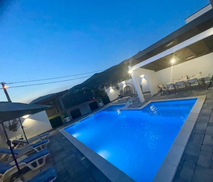 Luxury Villa Euphoria - 2