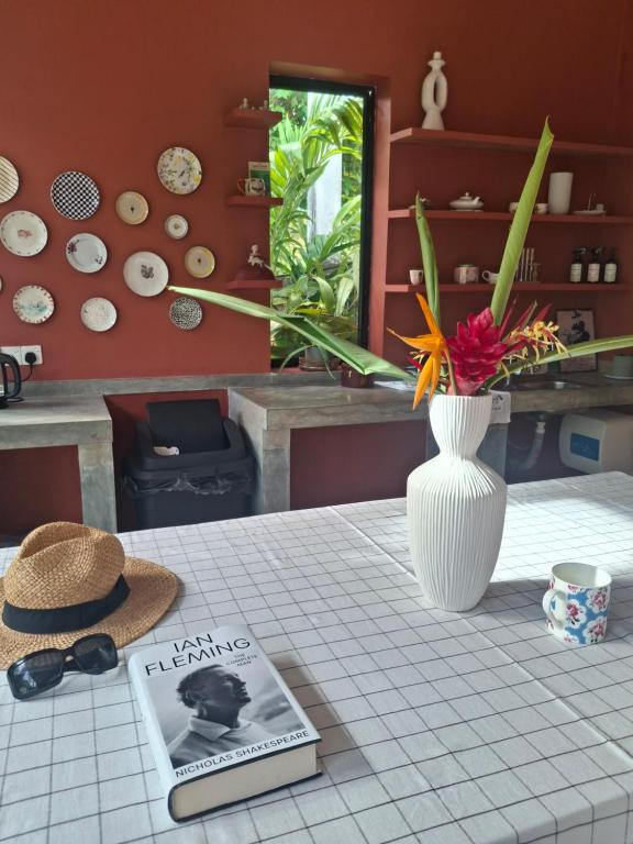 The Vicarage, Mirissa (jih)