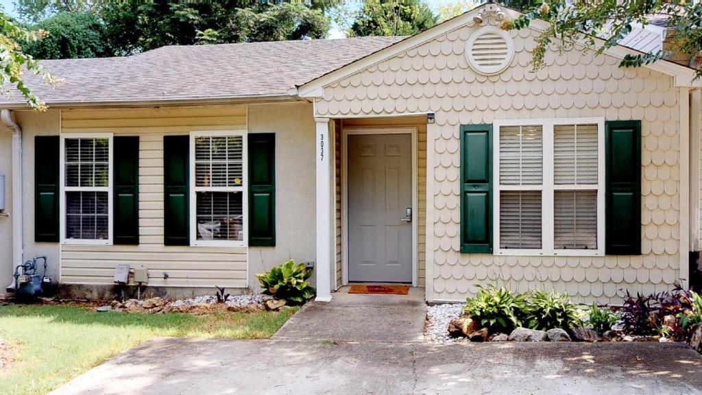 Pet Friendly condo, walk to the Masters, Kennelworth