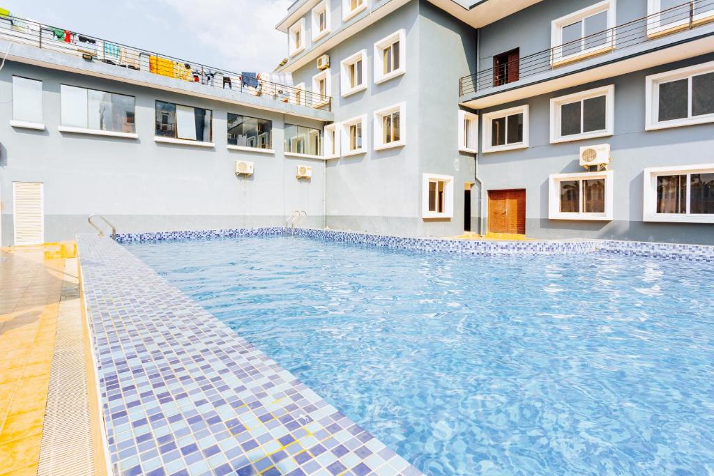 Private 3 BR Sea Breeze Apt - Pool, Walk to the beach, Gen set, Dar es Salaam