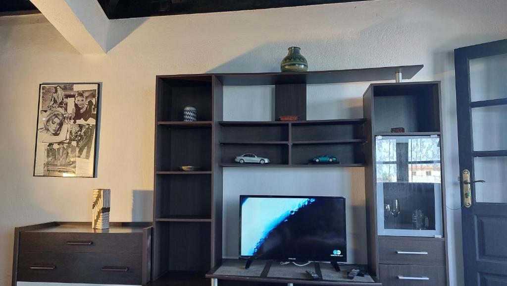 Apartment mit privatem Balkon sowie Meer- und Gebirgsblick im modernen Stil - 5