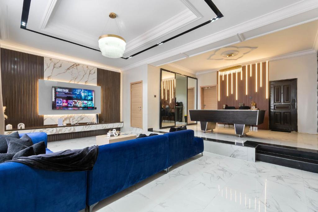 Upscale Residence, Ilado