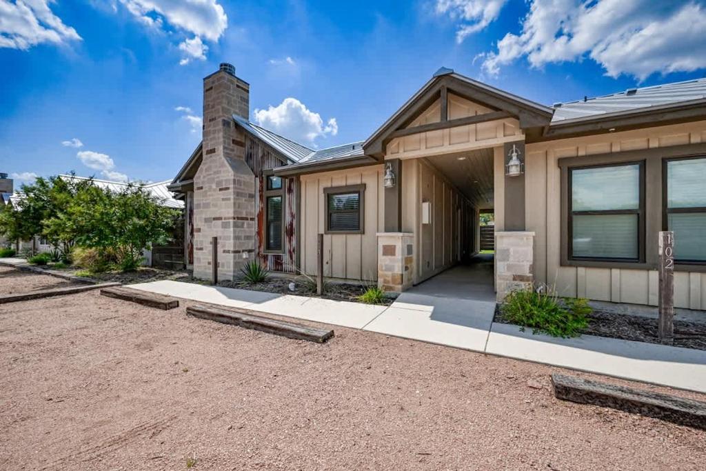 The Ricardo, Fredericksburg